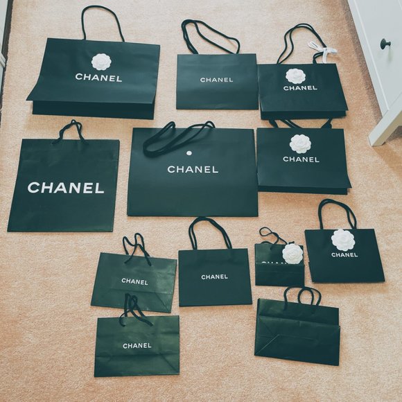 Authentic CHANEL shopping bag! - Picture 2 of 2